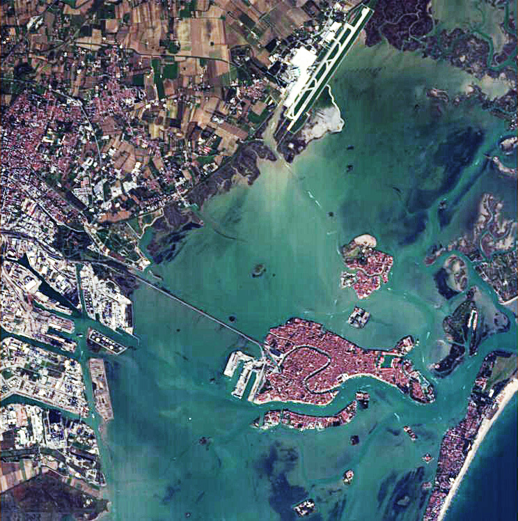 Venise, vue par Proba-1 en novembre 2004. © ESA