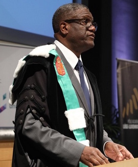 Le Dr Denis Mukwege, lors de la cérémonie des Docteurs honoris causa de l'Université de Liège. © ULiège