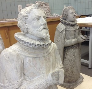 Les statues en albâtre de Boussu sont en restauration.