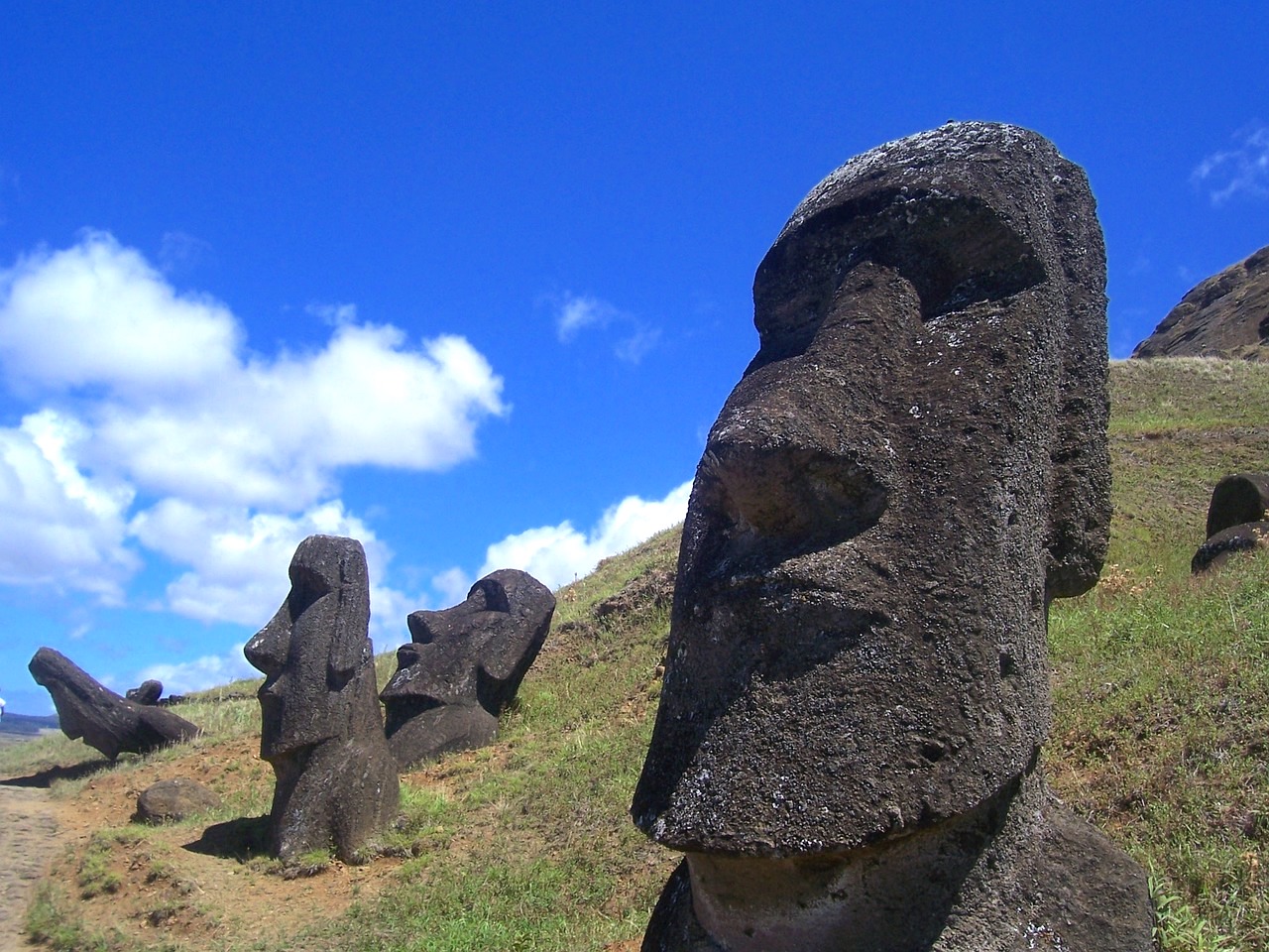 Statues géantes de Rapa Nui. © Pamela Zamorano from Pixabay
